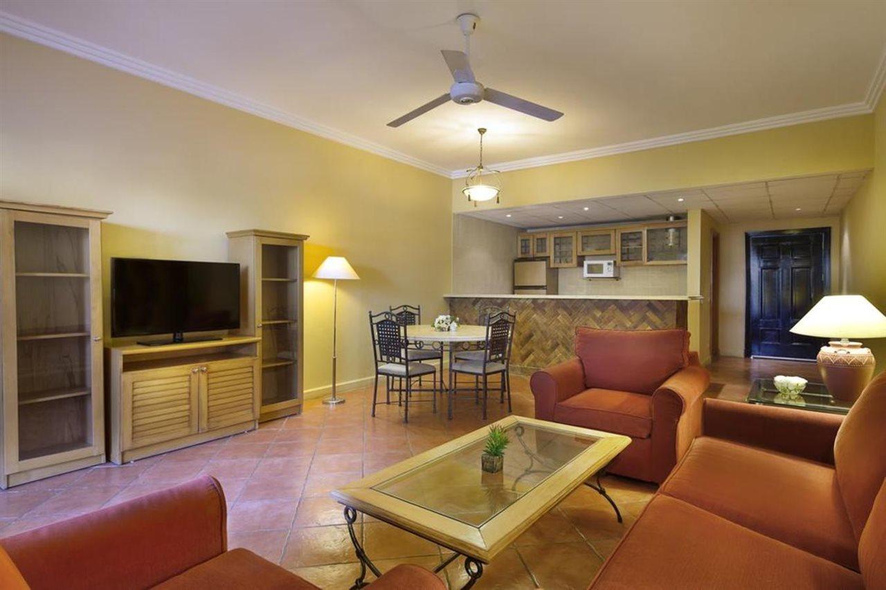 Sharm Dreams Vacation Club - Aqua Park Otel Dış mekan fotoğraf A living room in a typical condominium